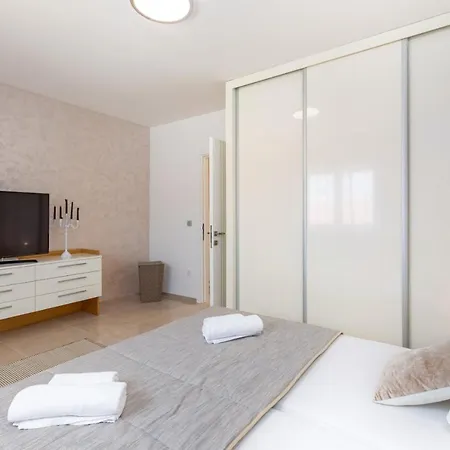 Tarari Luxury