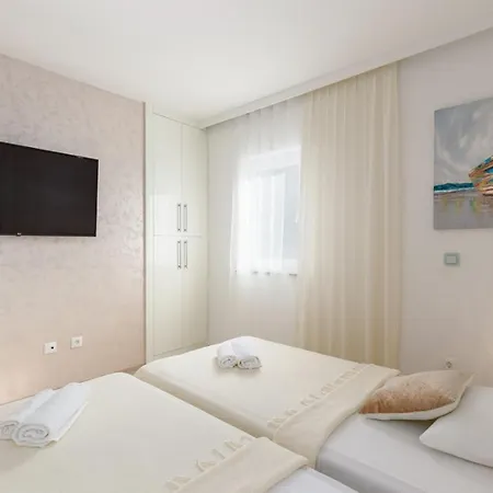 Tarari Luxury Apartment