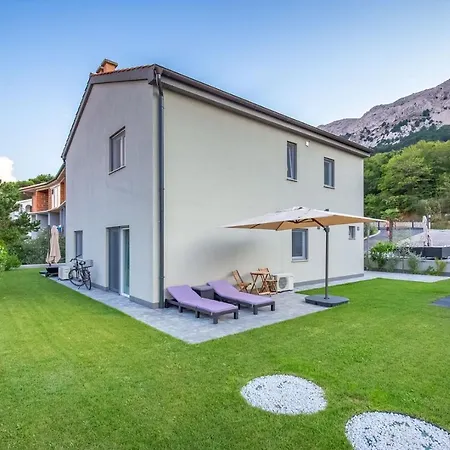 Tarari Luxury Apartment