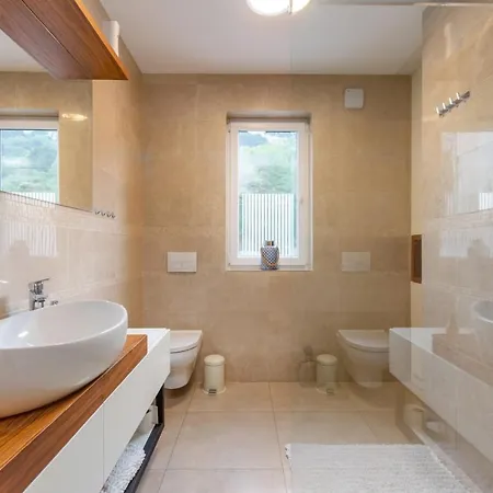 Tarari Luxury *